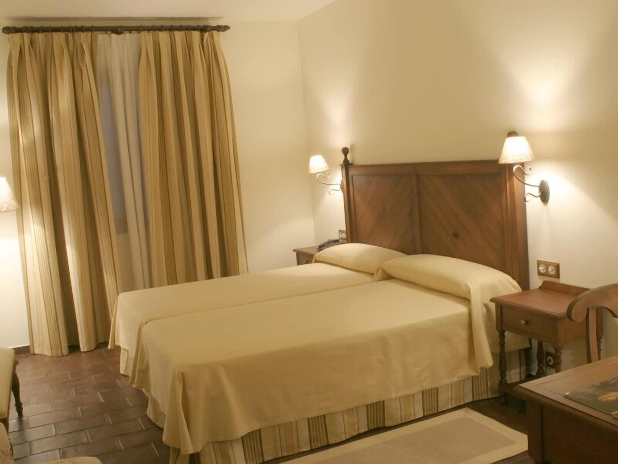 Hospedium Hotel Cortijo Santa Cruz Villanueva De La Serena Exterior foto