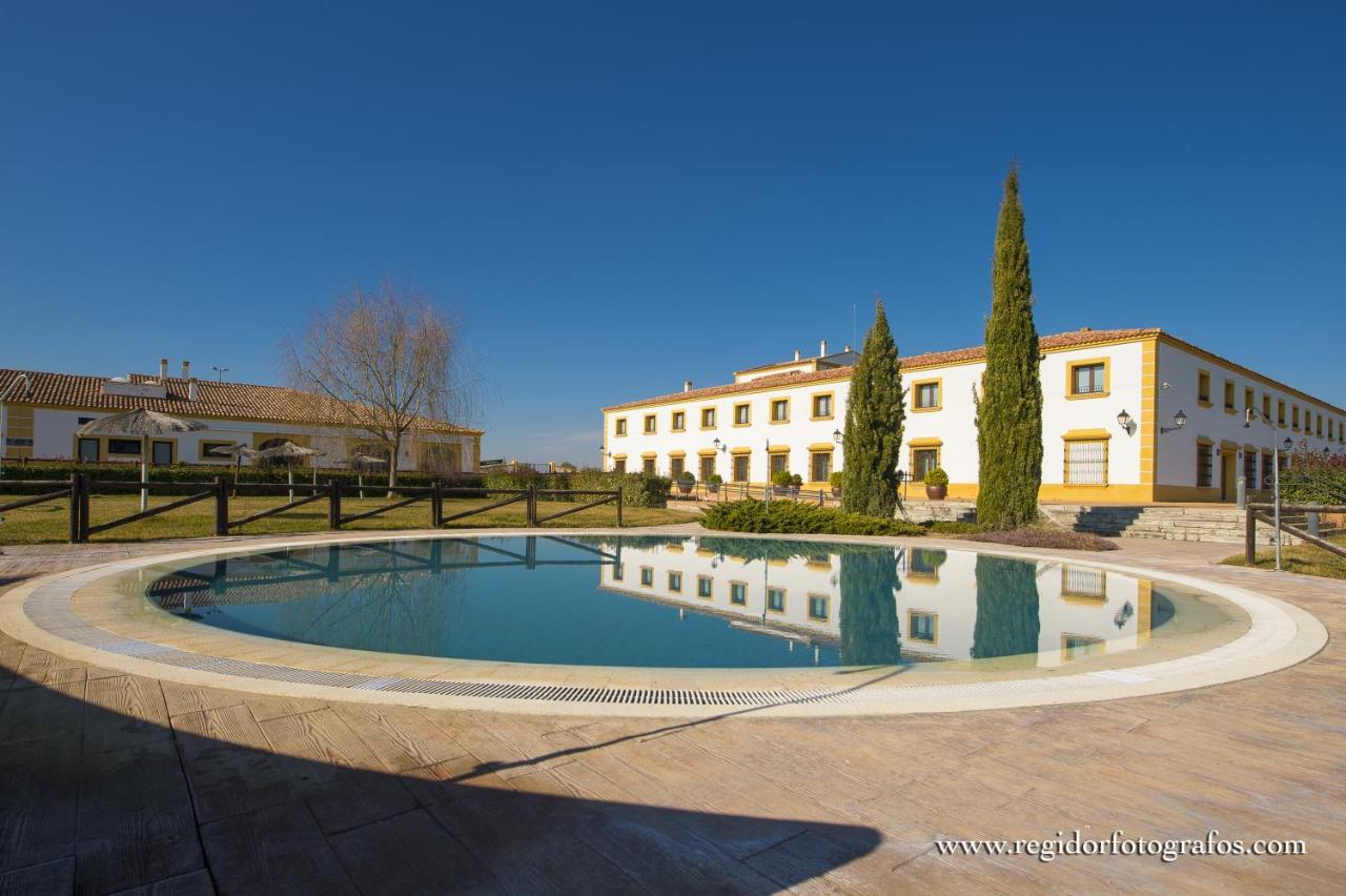 Hospedium Hotel Cortijo Santa Cruz Villanueva De La Serena Exterior foto