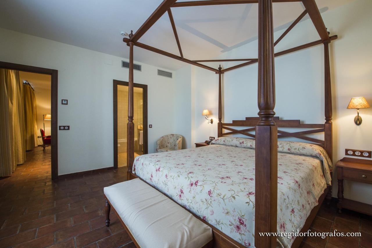 Hospedium Hotel Cortijo Santa Cruz Villanueva De La Serena Exterior foto