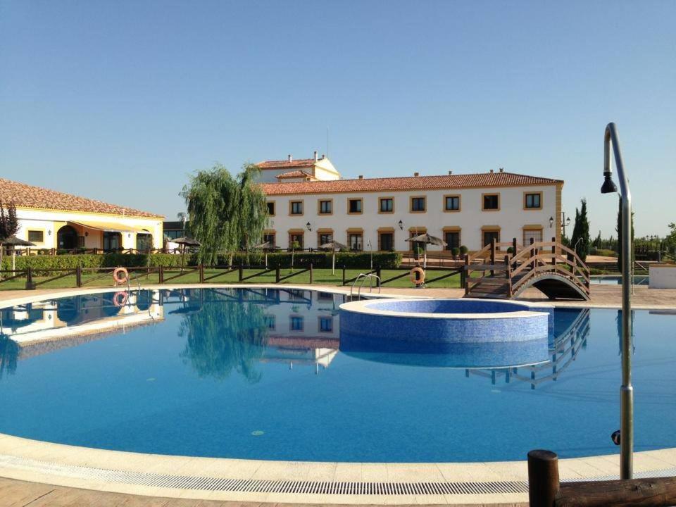 Hospedium Hotel Cortijo Santa Cruz Villanueva De La Serena Exterior foto