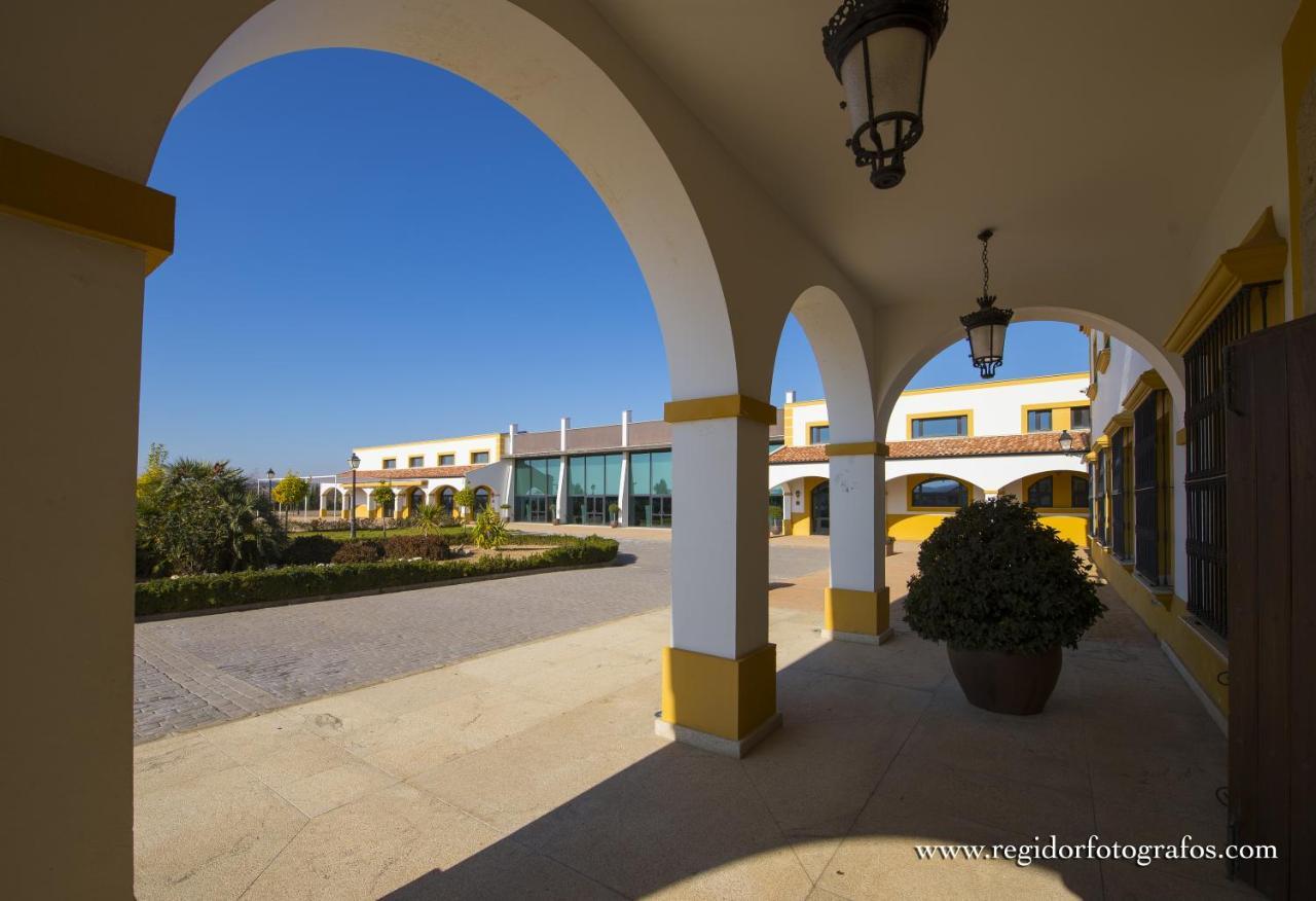 Hospedium Hotel Cortijo Santa Cruz Villanueva De La Serena Exterior foto
