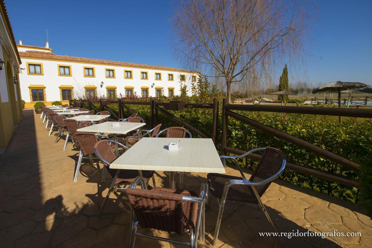 Hospedium Hotel Cortijo Santa Cruz Villanueva De La Serena Exterior foto
